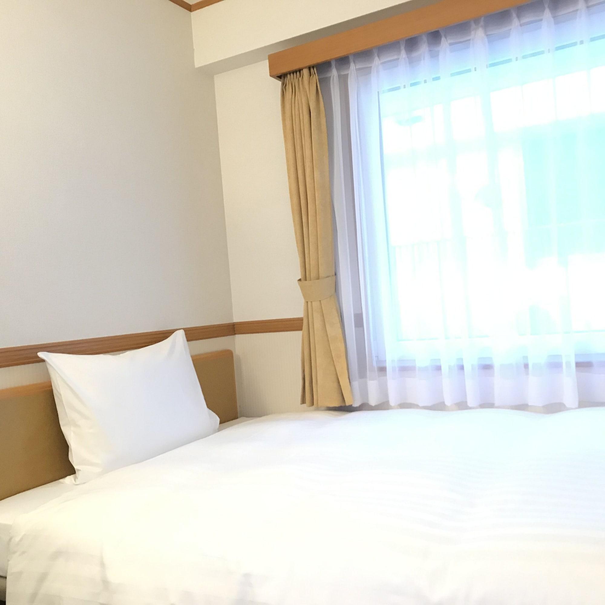 Toyoko Inn Yokohama Tsurumi Eki Higashi Guchi Exteriör bild
