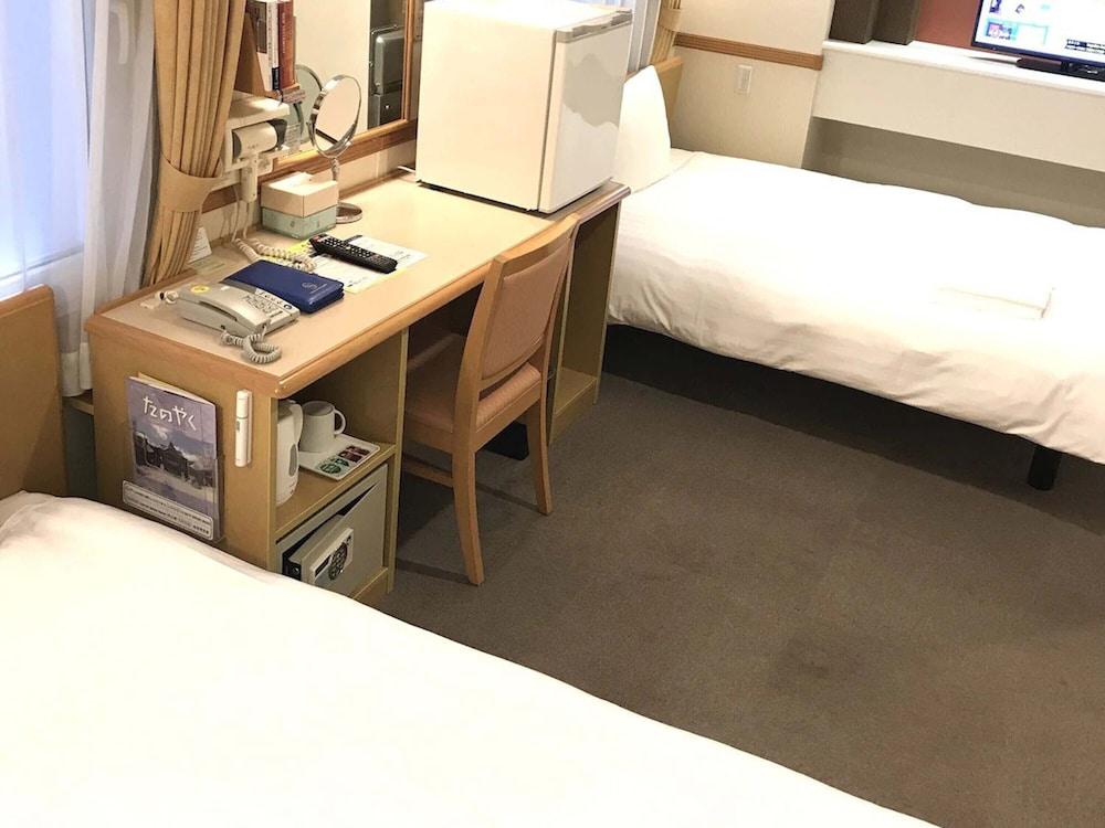 Toyoko Inn Yokohama Tsurumi Eki Higashi Guchi Exteriör bild