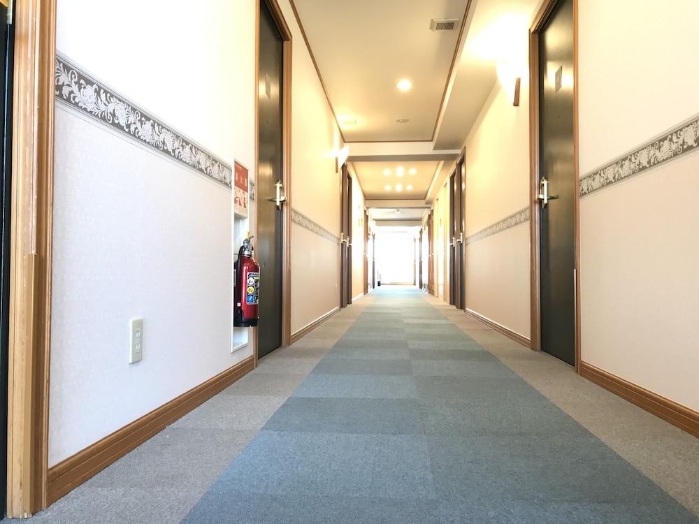 Toyoko Inn Yokohama Tsurumi Eki Higashi Guchi Exteriör bild