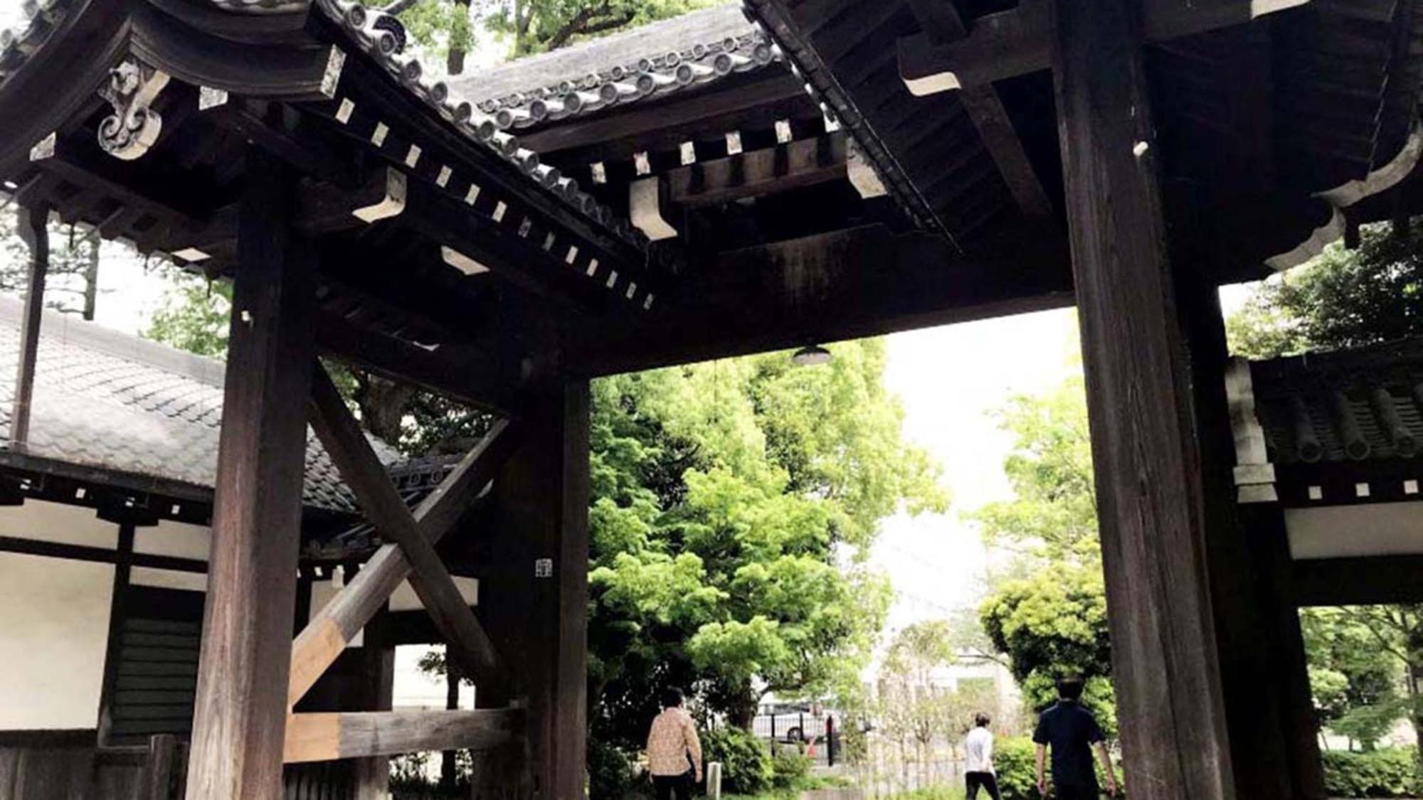 Toyoko Inn Yokohama Tsurumi Eki Higashi Guchi Exteriör bild