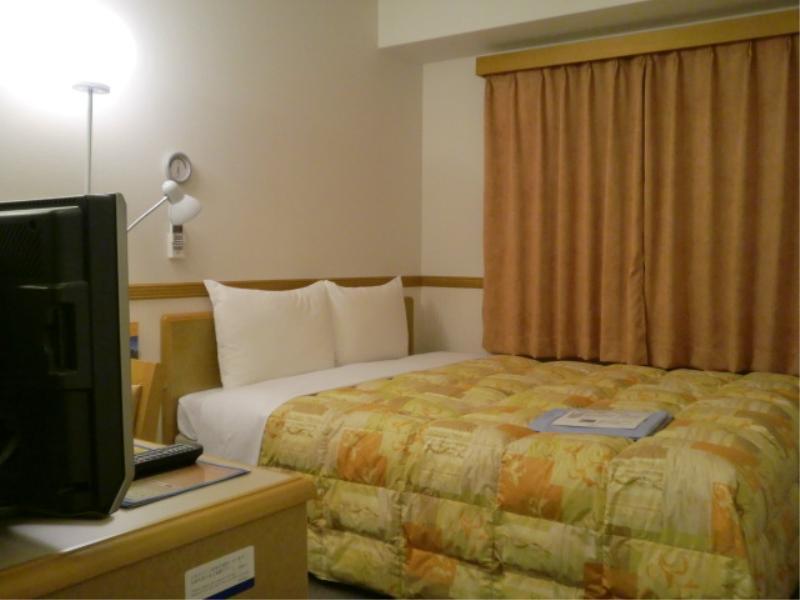 Toyoko Inn Yokohama Tsurumi Eki Higashi Guchi Exteriör bild